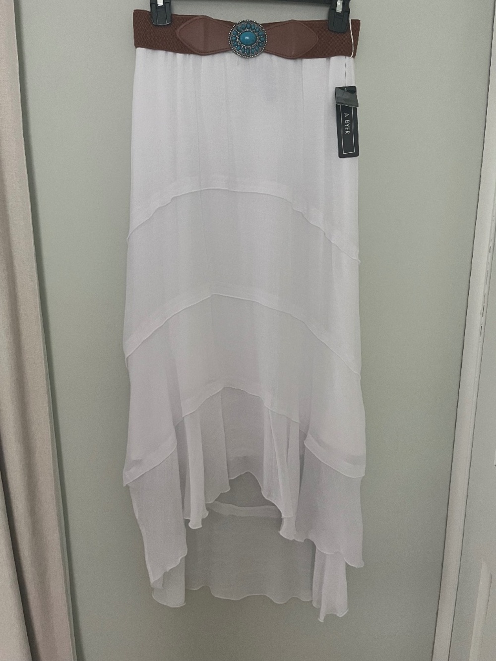 A Byer Flowy Hi Low white maxi small
